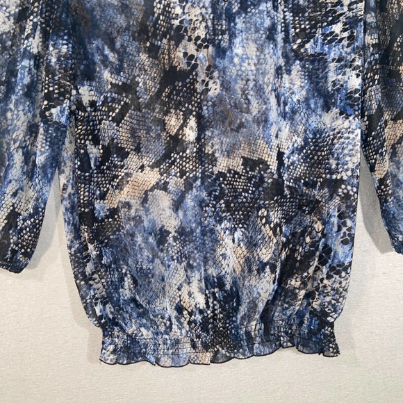 Chicos Blouse Womens 0 Black Blue Animal Print 3/4 Sleeve Sheer Buttons Fitted - Picture 12 of 14